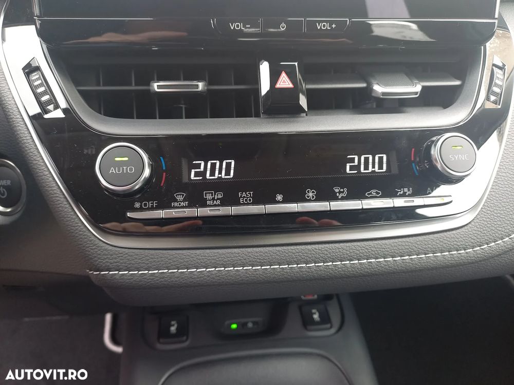 Toyota Corolla Sedan 1.8 HSD Business - 21