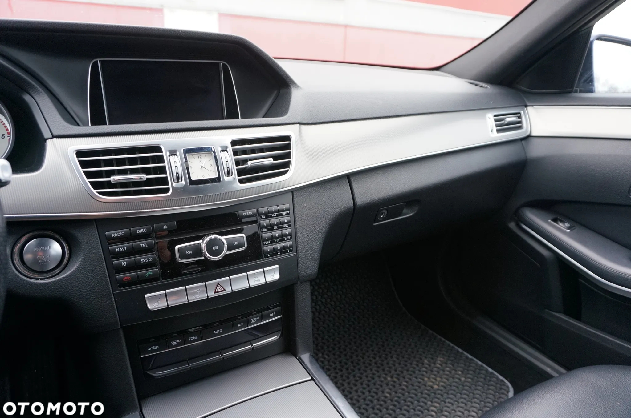 Mercedes-Benz Klasa E 300 BlueTec Hybrid - 23