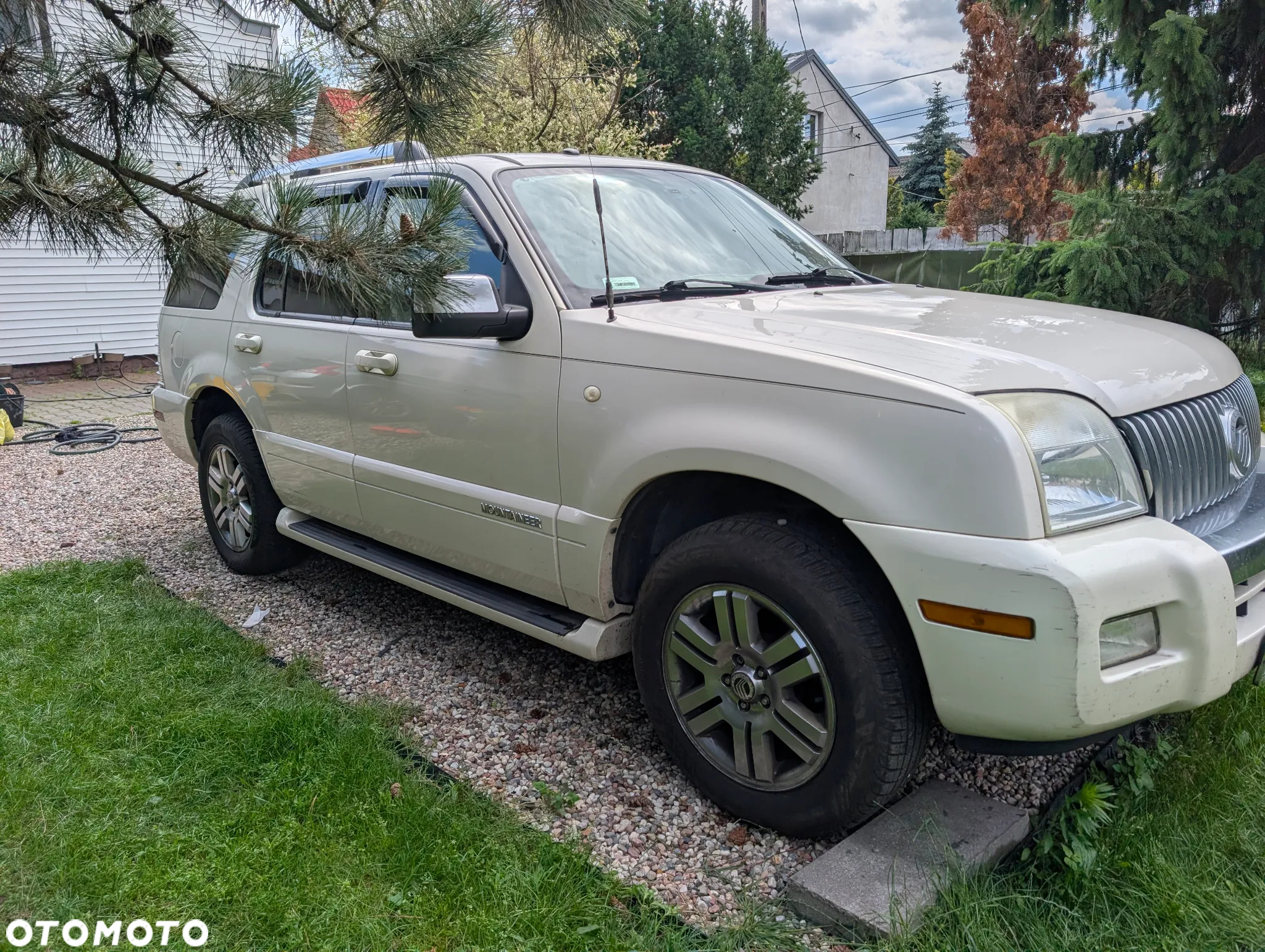 Mercury Mountaineer - 9