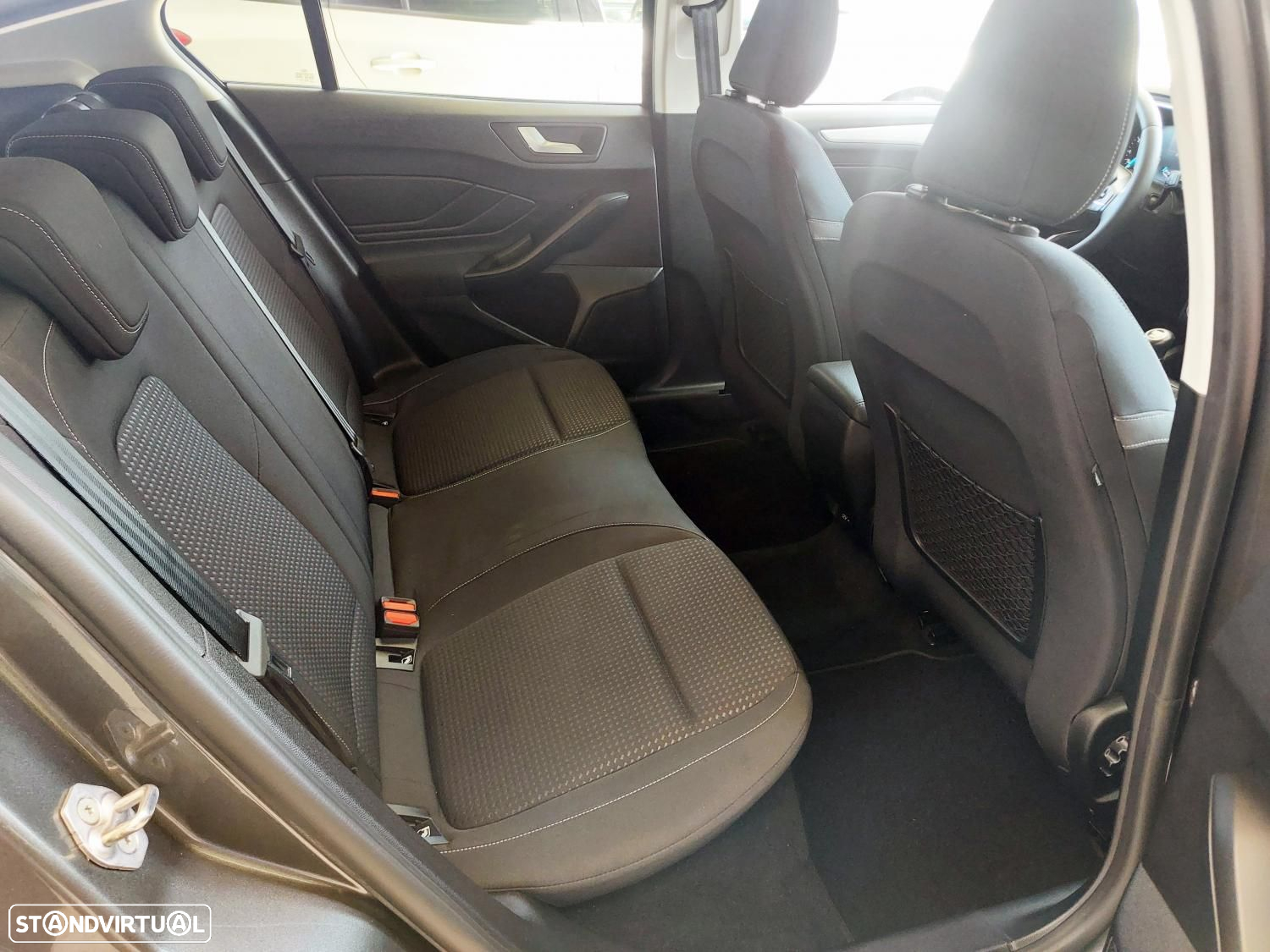 Ford Focus 1.5 TDCi EcoBlue Business - 41