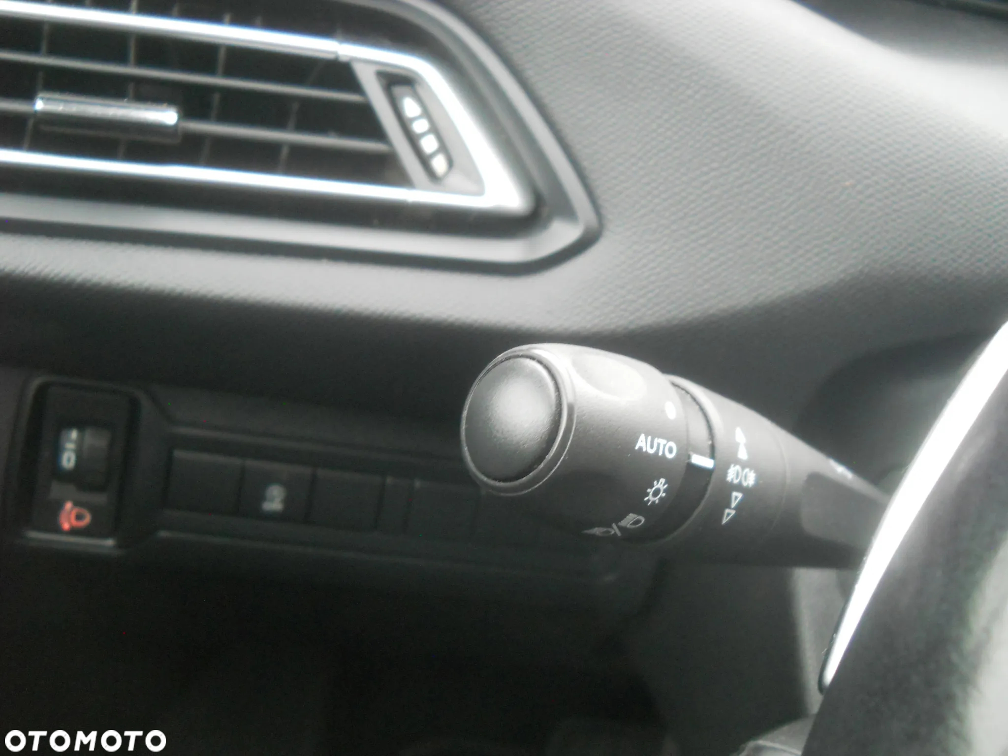 Peugeot 308 1.5 BlueHDi Active S&S EAT6 - 12