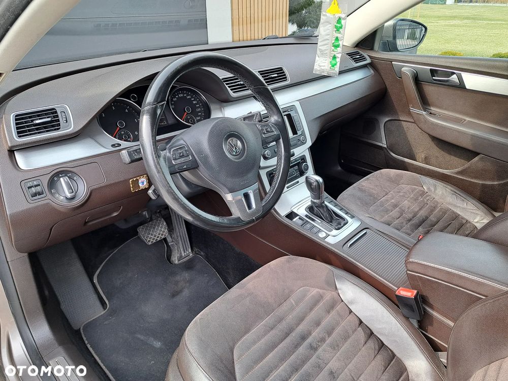 Volkswagen Passat 2.0 TDI DSG BlueMotion Technology Highline - 11