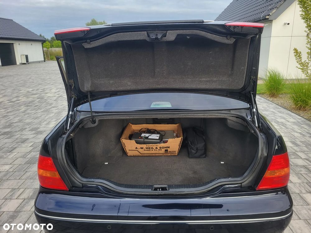 Lexus LS Prezydent - 13