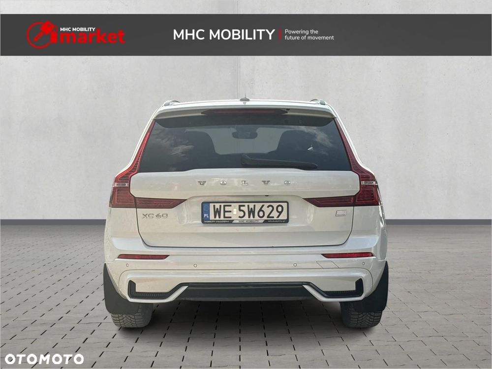 Volvo XC 60 T6 Plug-In Hybrid AWD Plus Dark - 4