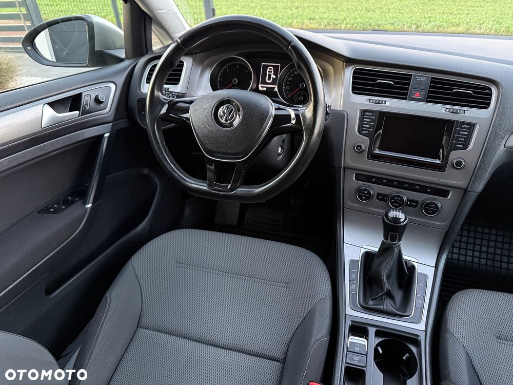 Volkswagen Golf - 28