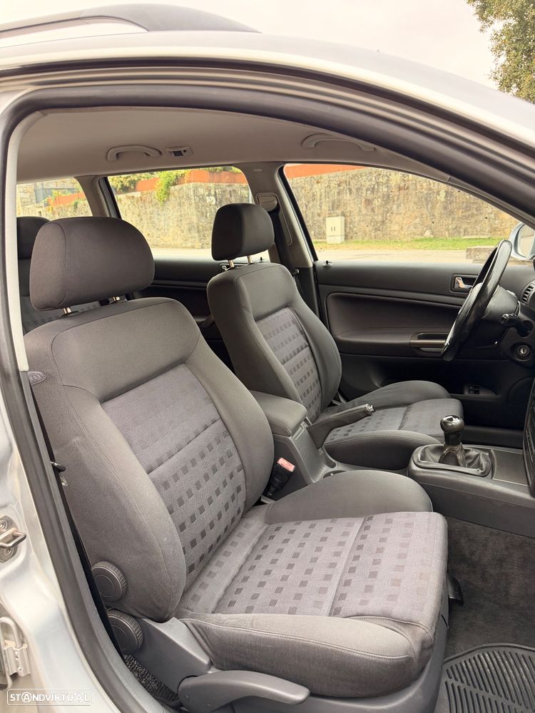 VW Passat Variant 1.9 TDi Trendline - 9