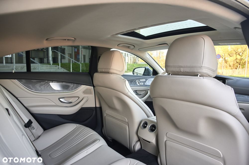 Mercedes-Benz CLS - 30