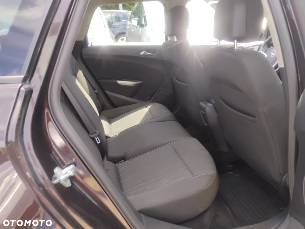 Opel Astra 1.4 Turbo 150 Jahre - 22