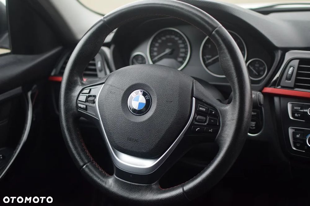 BMW Seria 3 318d DPF Edition Sport - 18