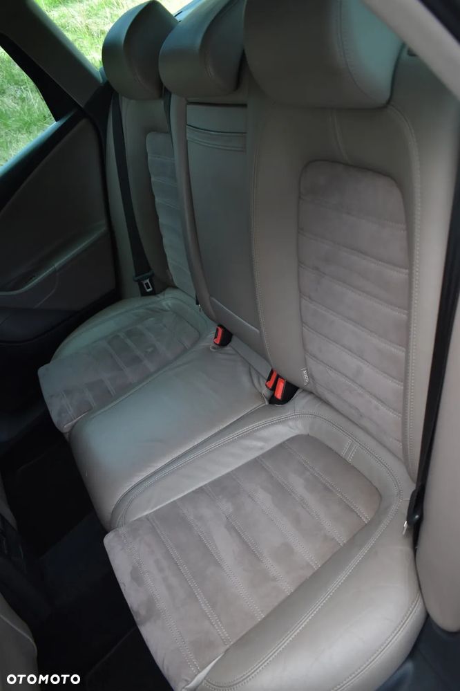 Volkswagen Passat - 8
