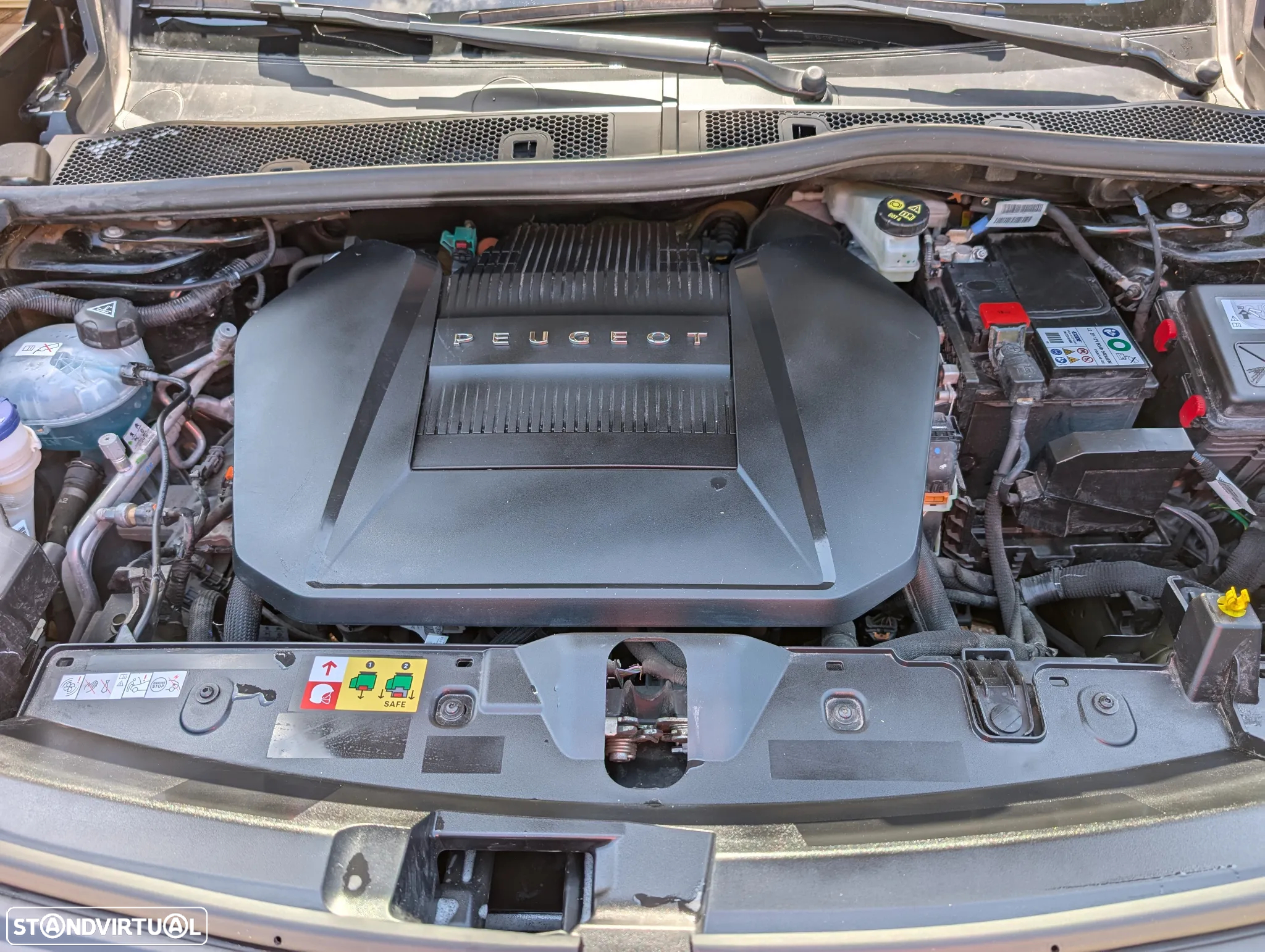 Peugeot e-2008 50 kWh GT - 21