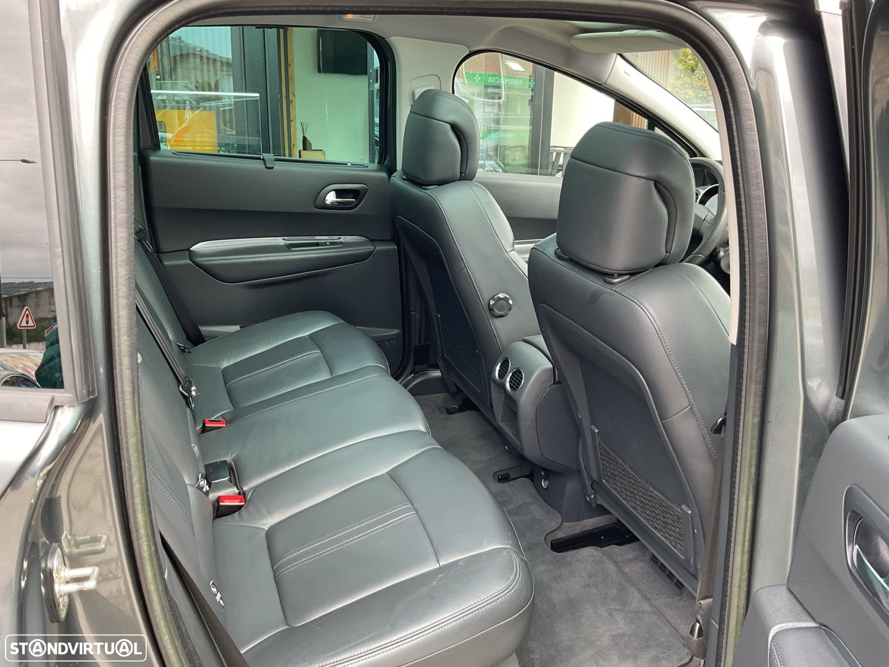 Peugeot 3008 1.6 HDi Executive - 34