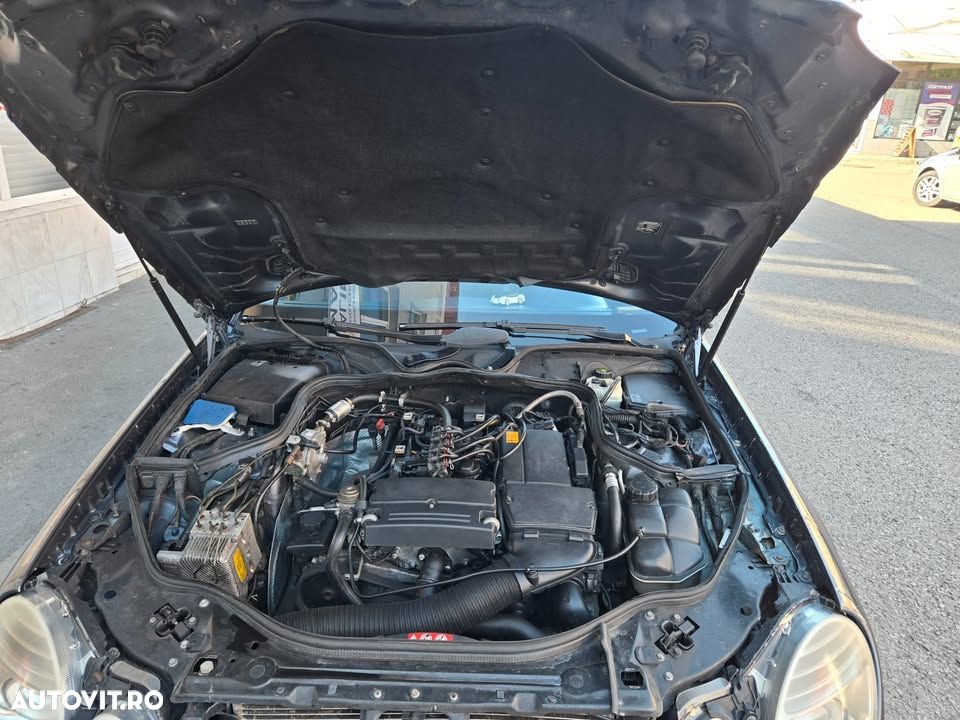 Mercedes-Benz E 200 KOMPRESSOR Automatik Avantgarde - 4