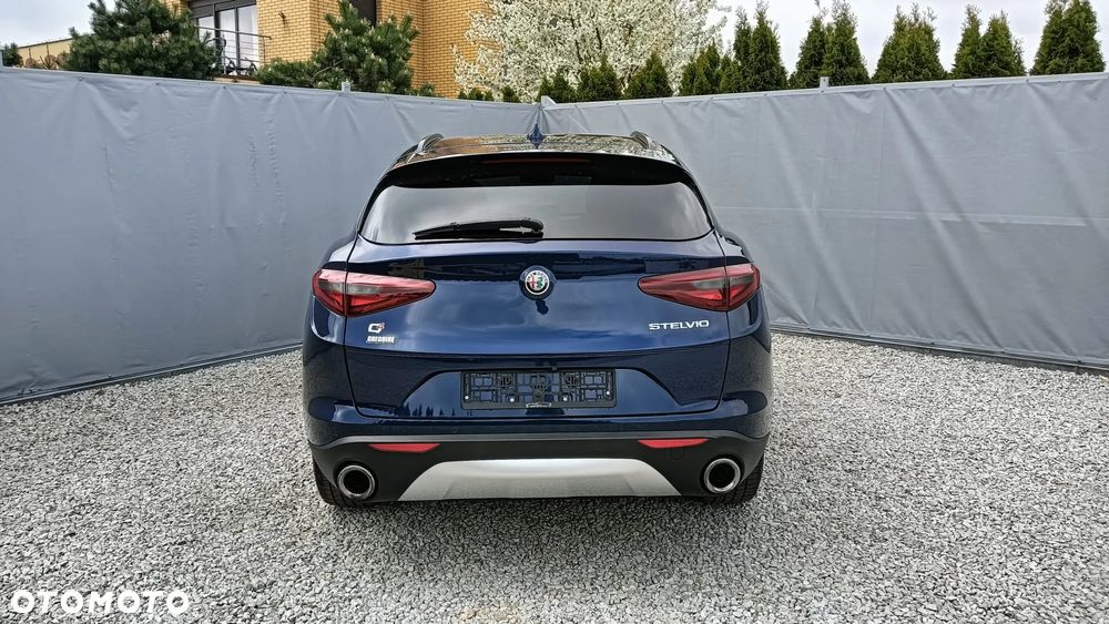 Alfa Romeo Stelvio 2.0 Turbo 16V AT8-Q4 Executive - 10