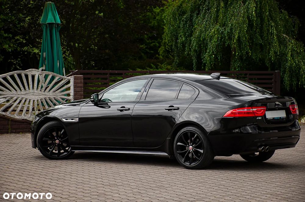 Jaguar XE - 6