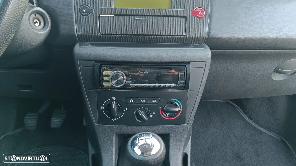 Citroën C4 1.6 HDi 110 VTR - 21