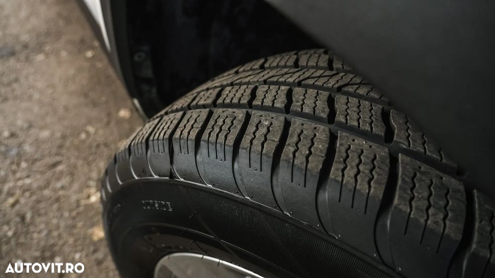 Toyota RAV4 2.5 Hybrid VVT-iE 4x2 Dynamic - 32