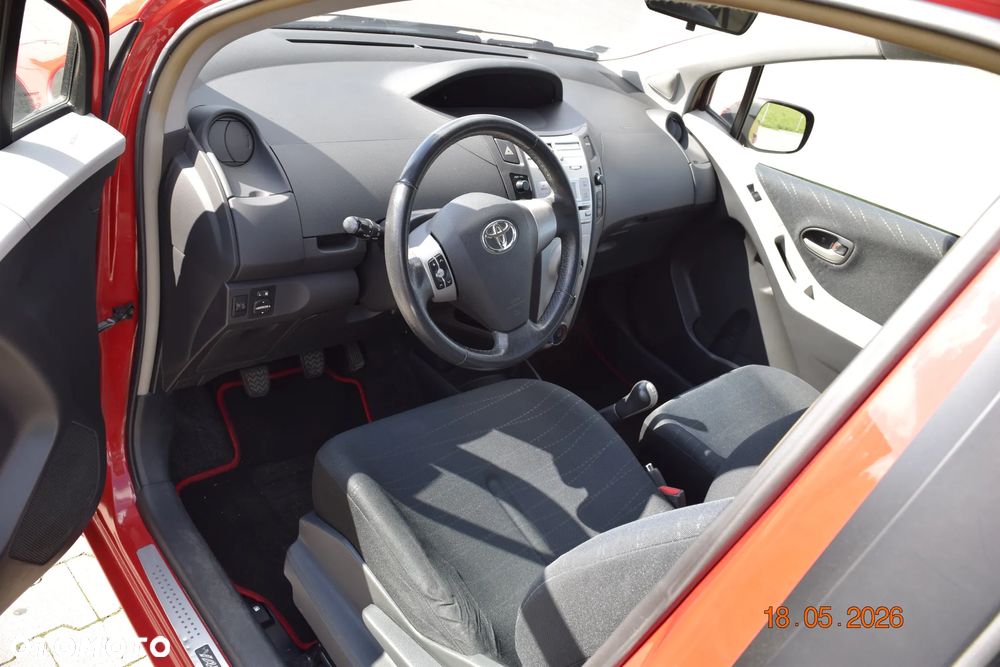 Toyota Yaris - 11