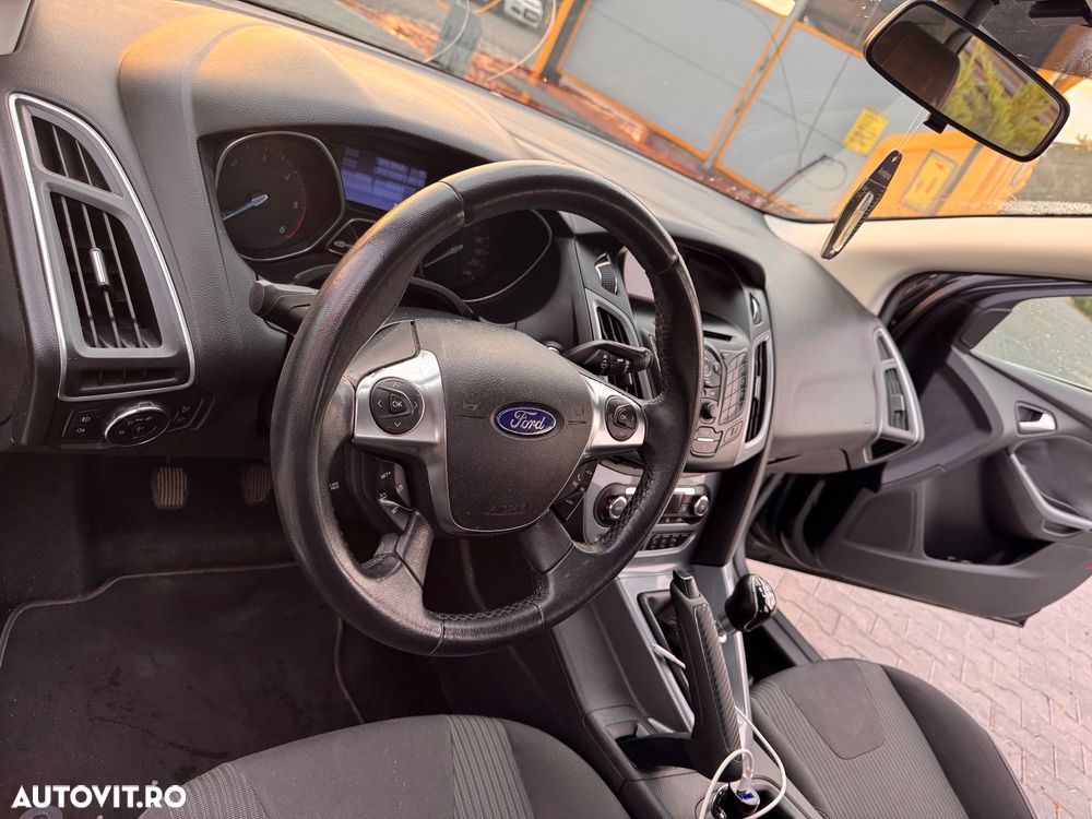 Ford Focus 1.6 TDCI DPF Titanium - 6