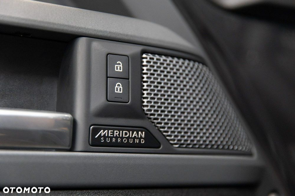 Land Rover Defender - 28