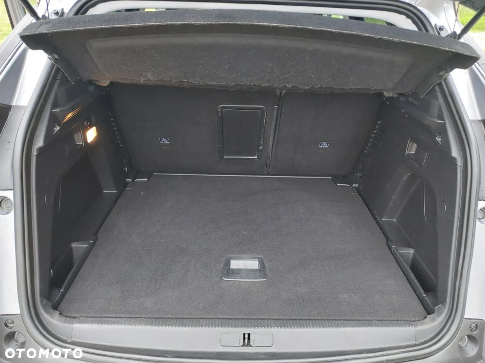 Peugeot 3008 1.5 BlueHDi Allure Pack S&S EAT8 - 26