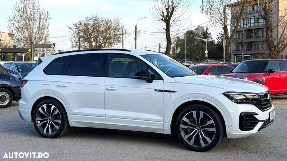 Volkswagen Touareg - 12