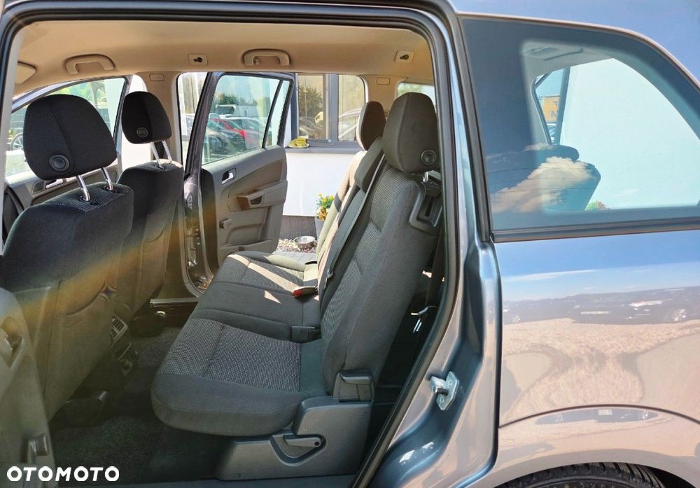 Opel Zafira - 32