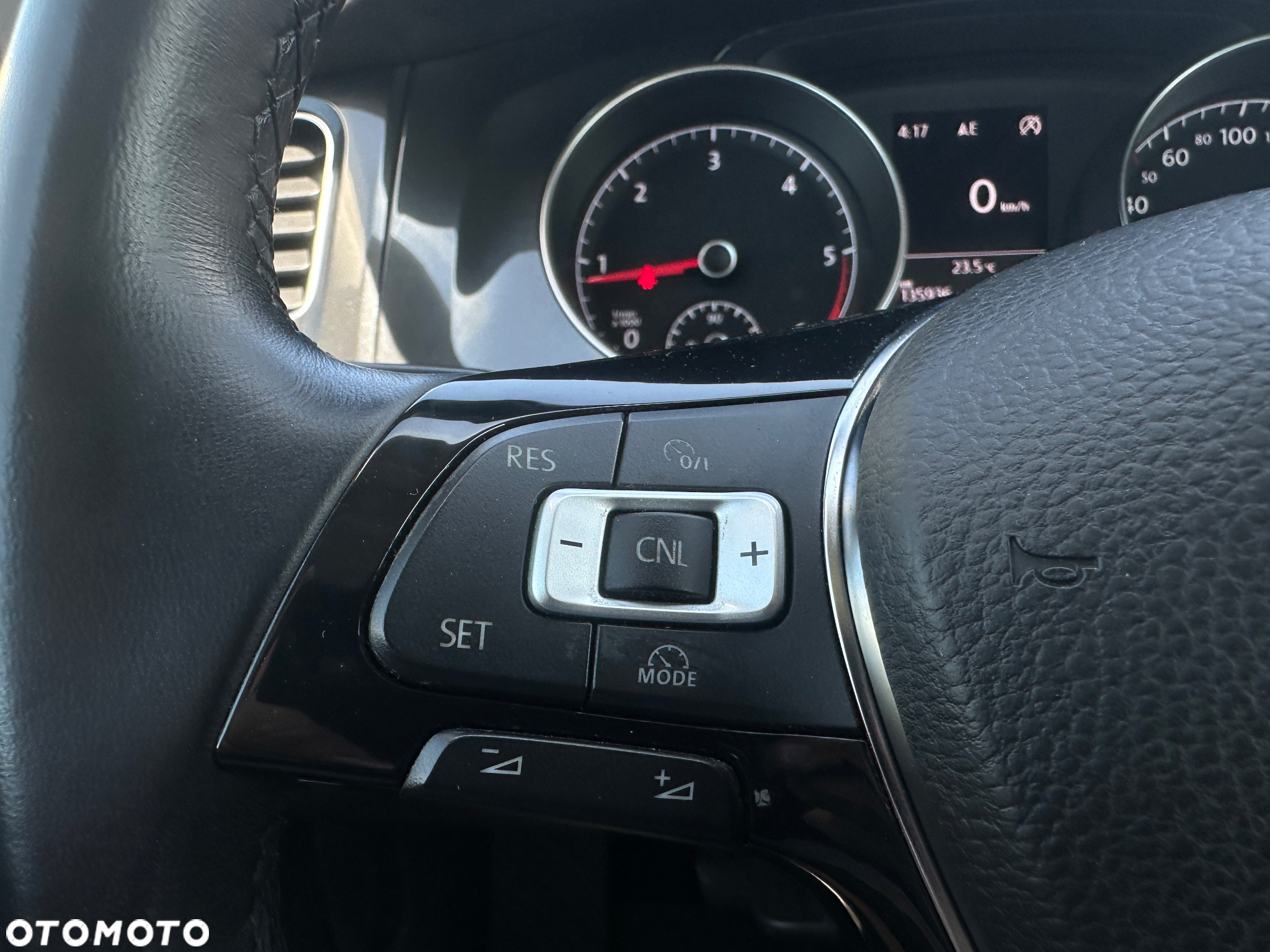 Volkswagen Golf VII 1.6 TDI BMT Comfortline - 11