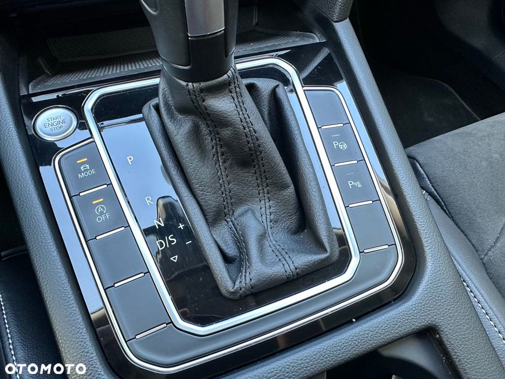 Volkswagen Passat 1.5 TSI EVO Elegance DSG - 20