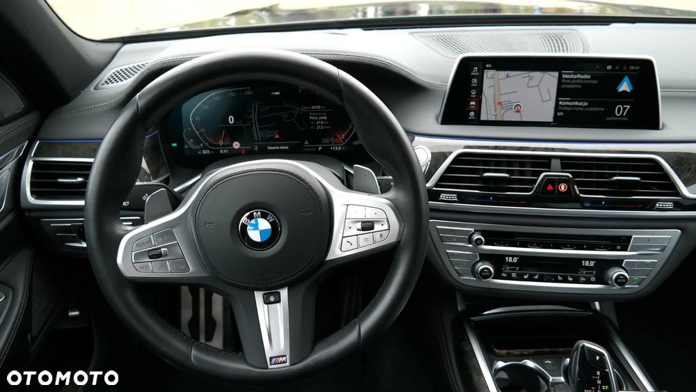 BMW Seria 7 750i xDrive sport - 26