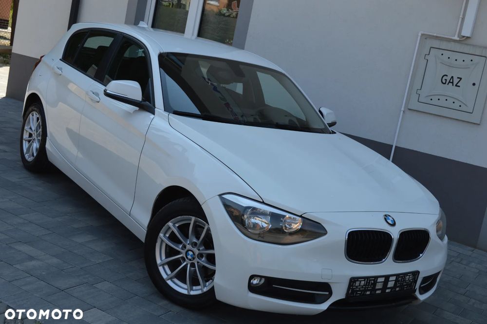 BMW Seria 1 114d Sport Line - 3
