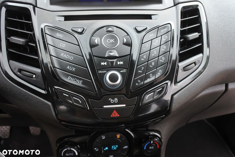 Ford Fiesta 1.0 EcoBoost S&S TITANIUM - 18