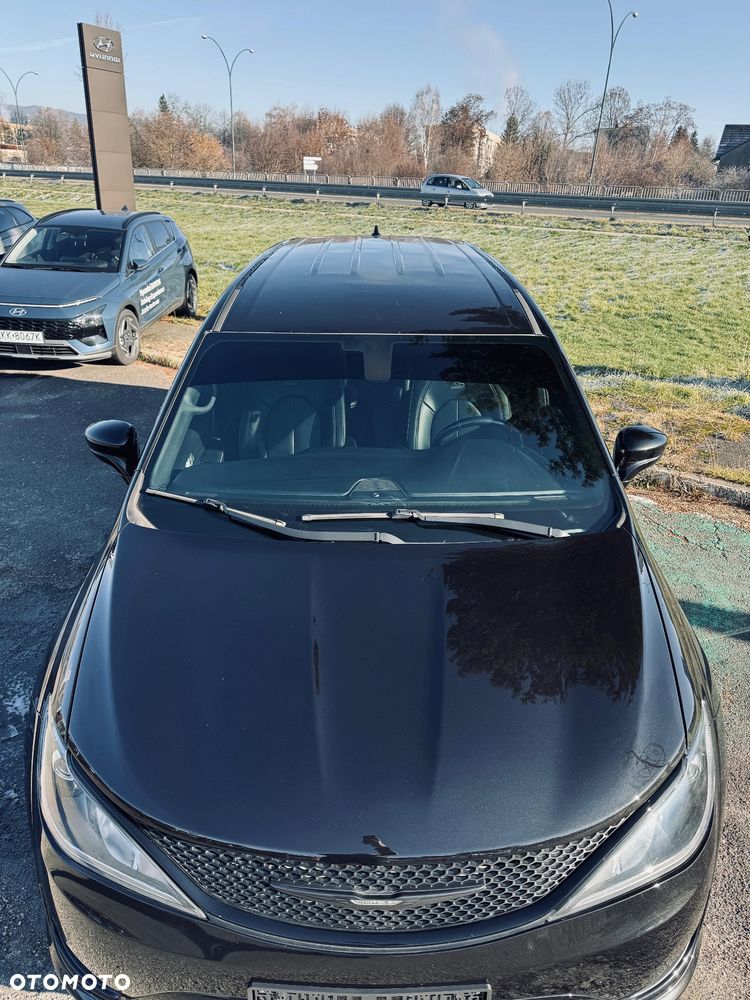 Chrysler Pacifica - 8