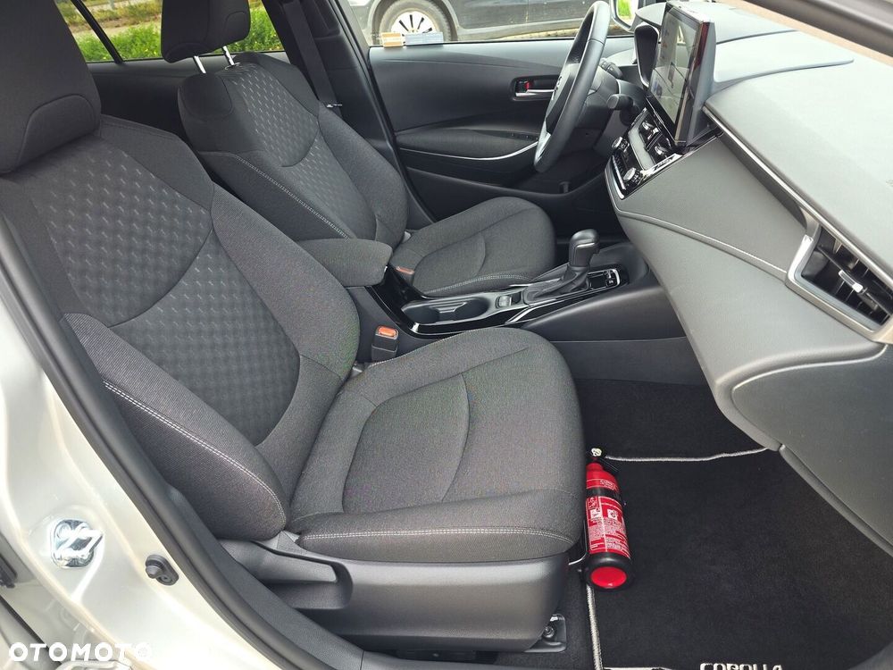 Toyota Corolla 1.8 Hybrid Style - 17