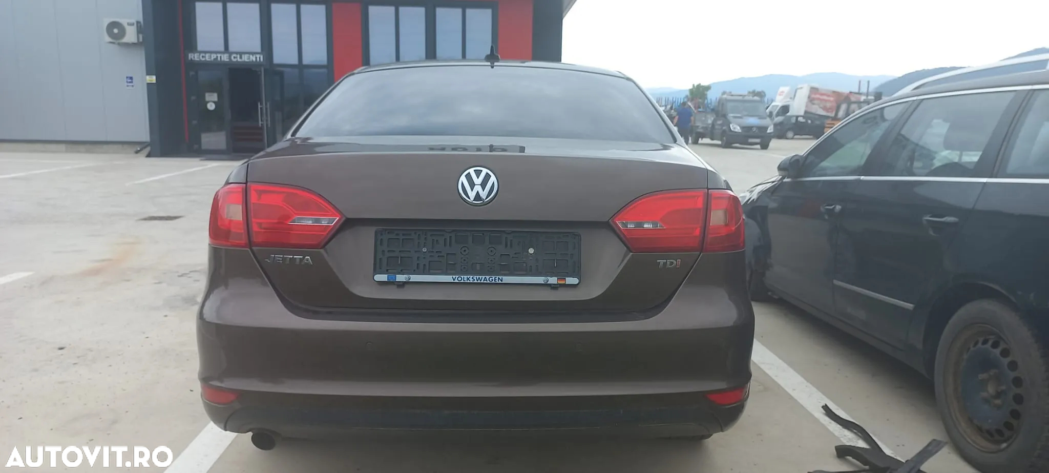 Dezmembram VW Jetta 1.6 TDI CAYC - 8
