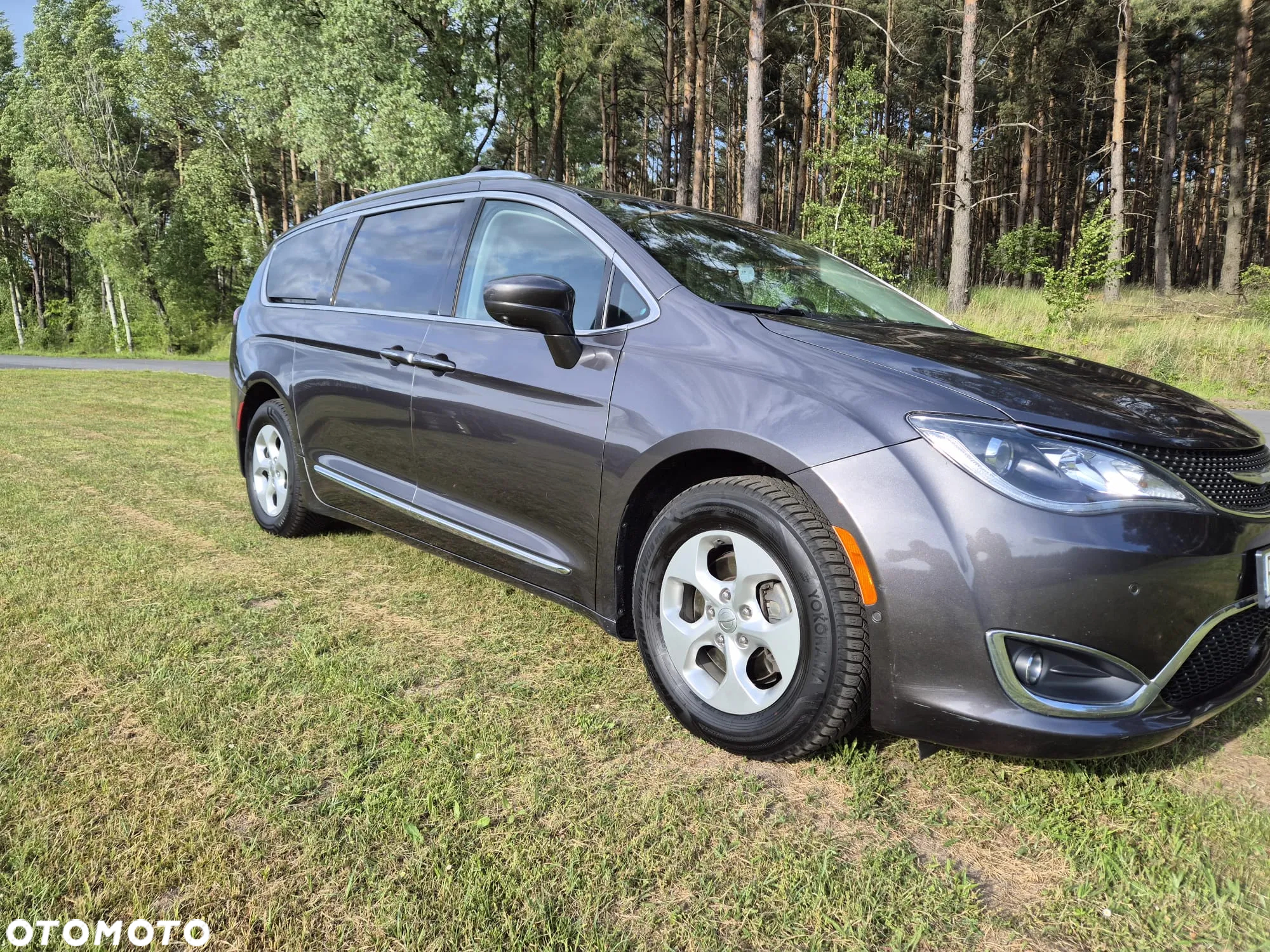 Chrysler Pacifica - 2