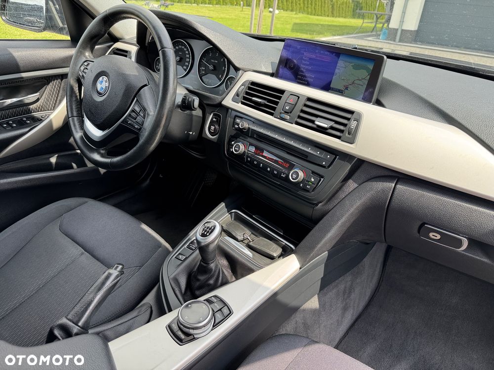 BMW Seria 3 318d Blue Performance Luxury Line - 26