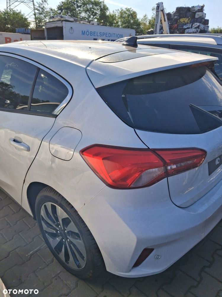FORD FOCUS MK4 HB 18-21 1.0 EcoBoost zderzak tył tylny ćwiartka 5J - 1