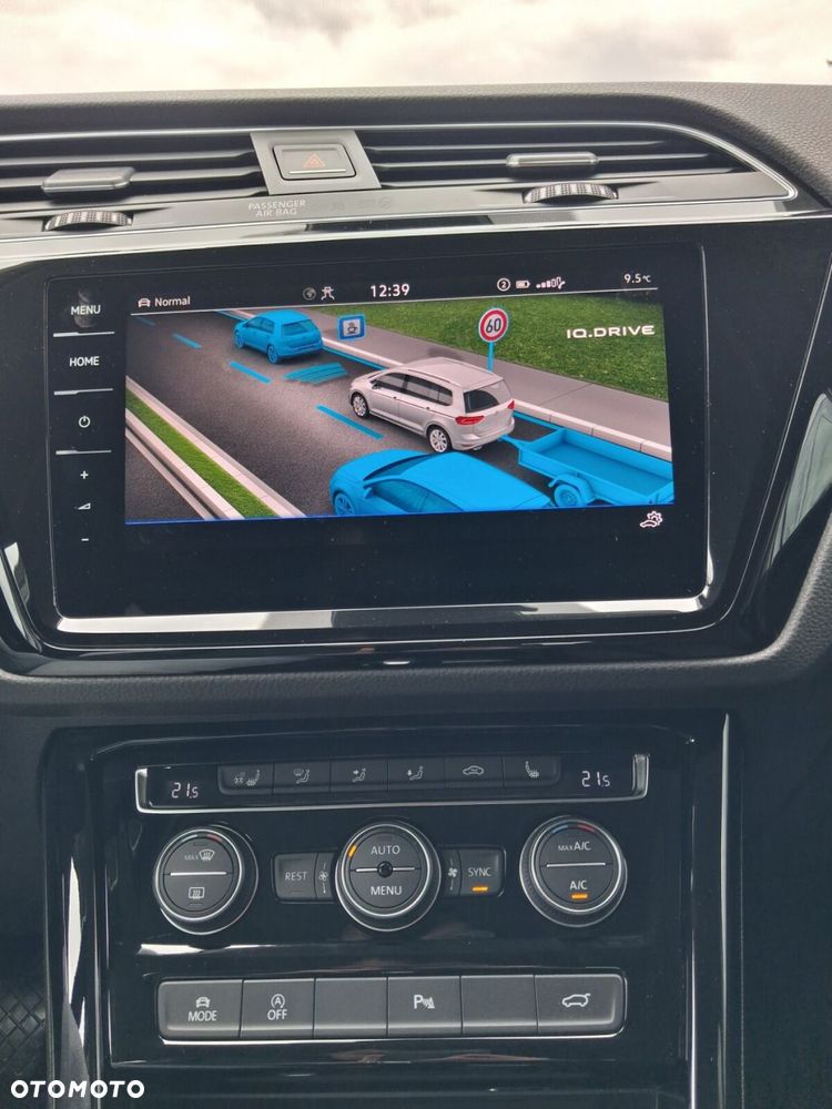 Volkswagen Touran - 21