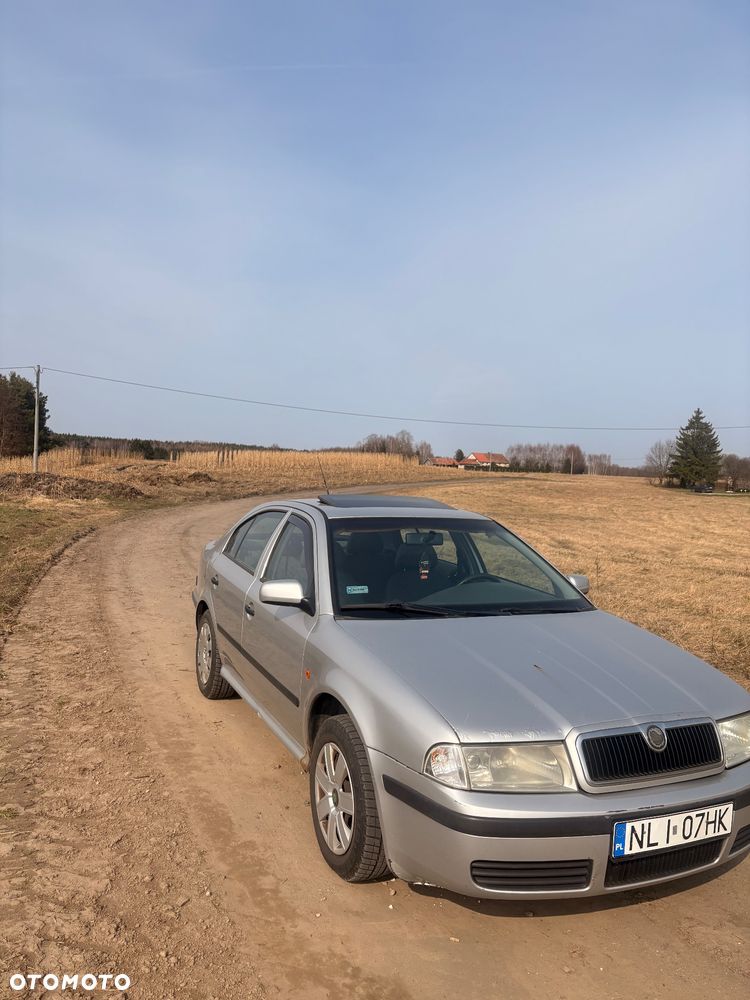 Skoda Octavia 1.8 GLX - 9