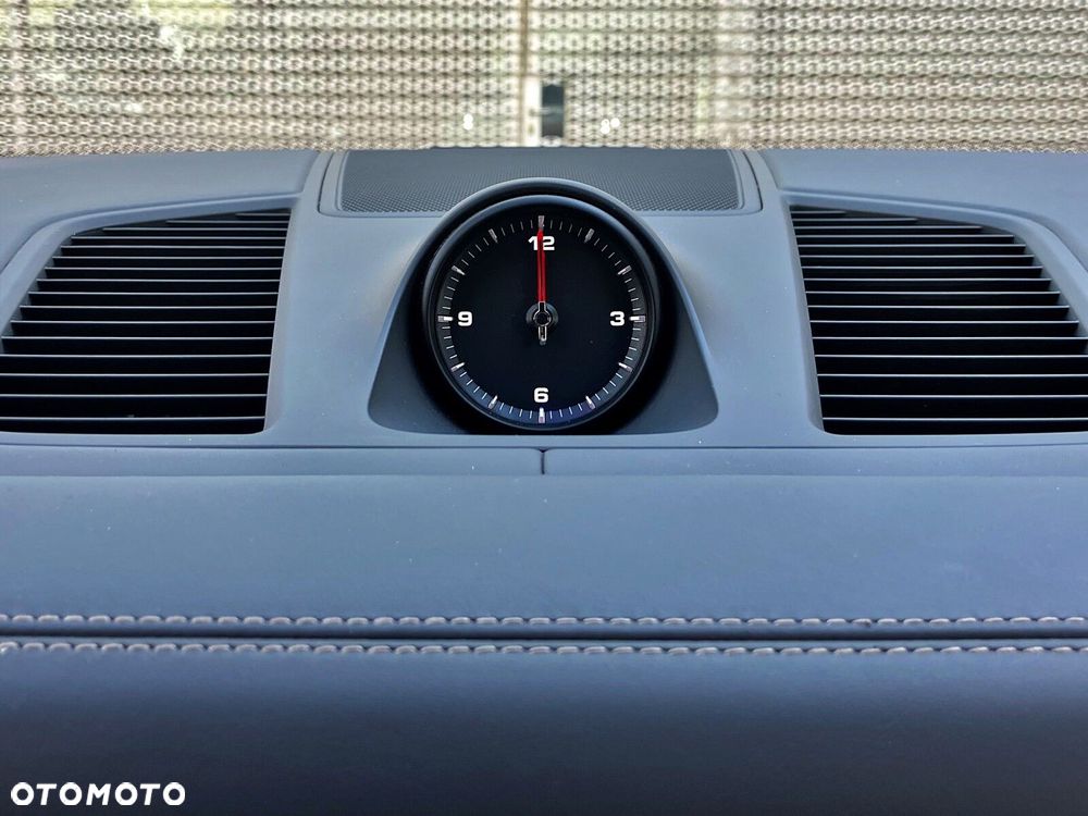 Porsche Cayenne Standard - 33