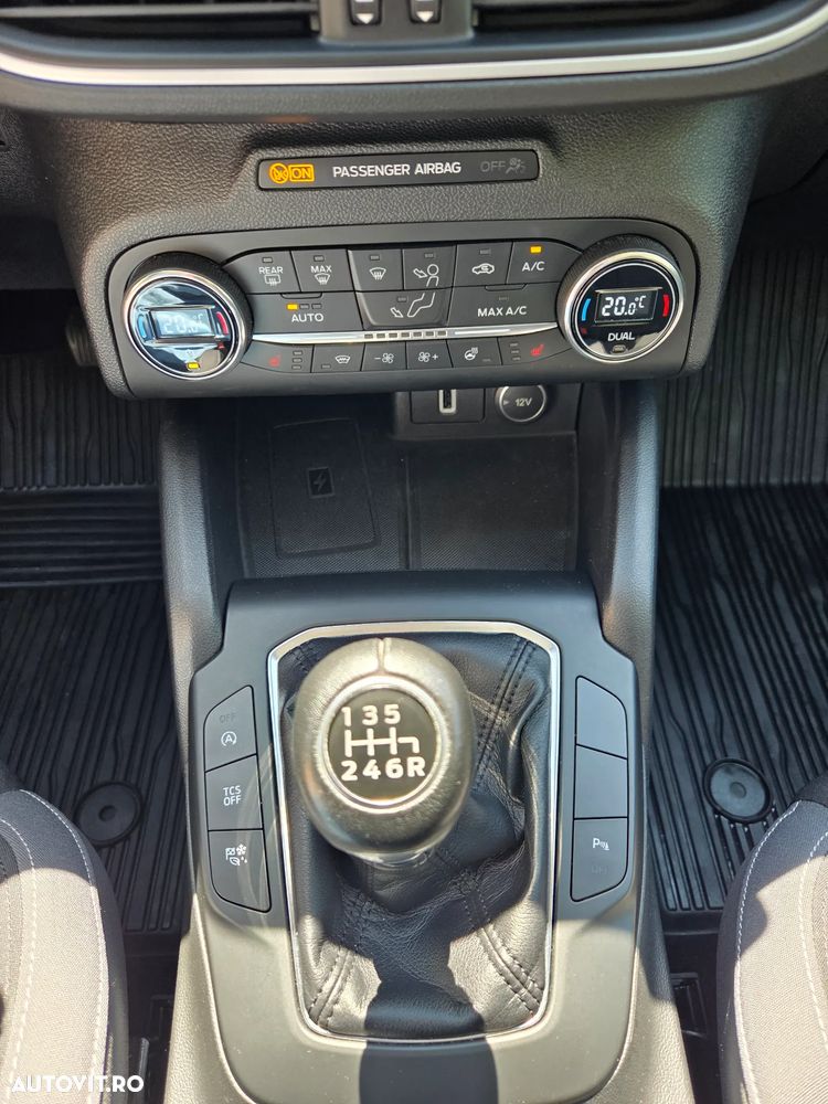 Ford Focus 1.0 EcoBoost Titanium - 21