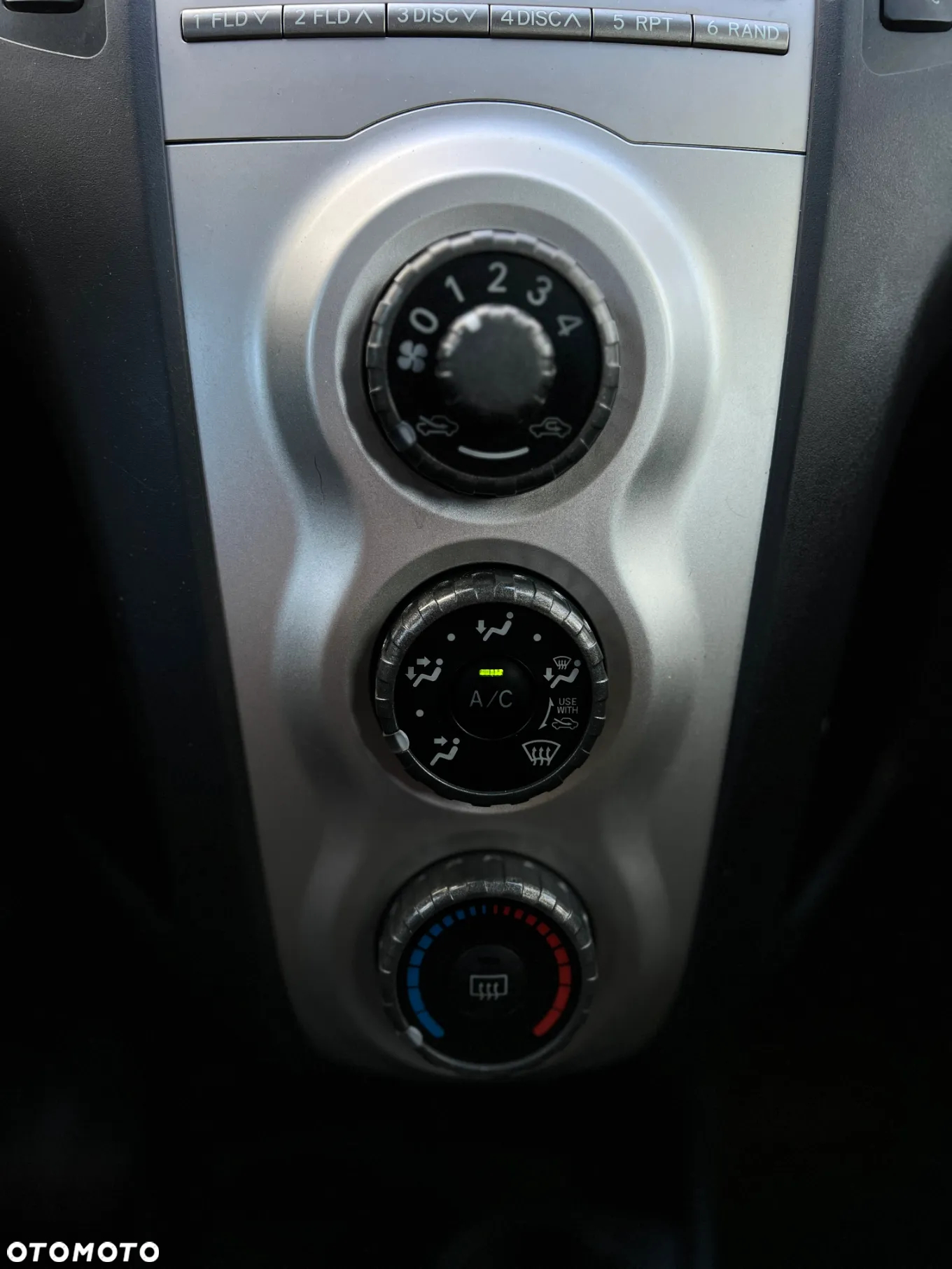 Toyota Yaris - 22