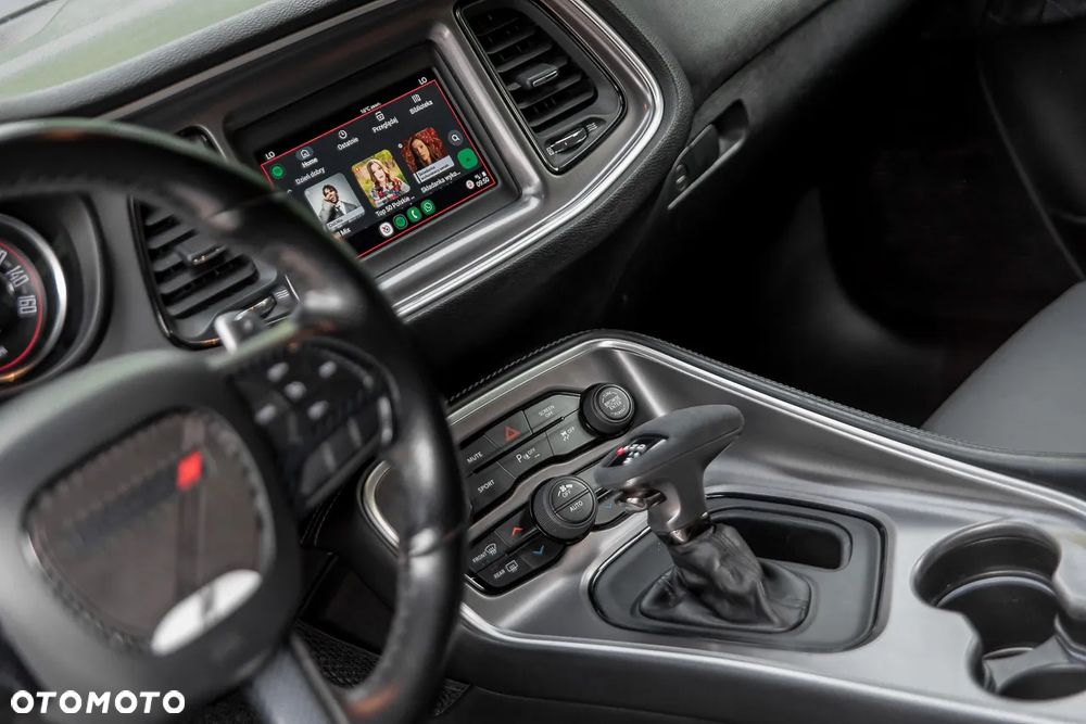 Dodge Challenger 5.7 R/T - 24