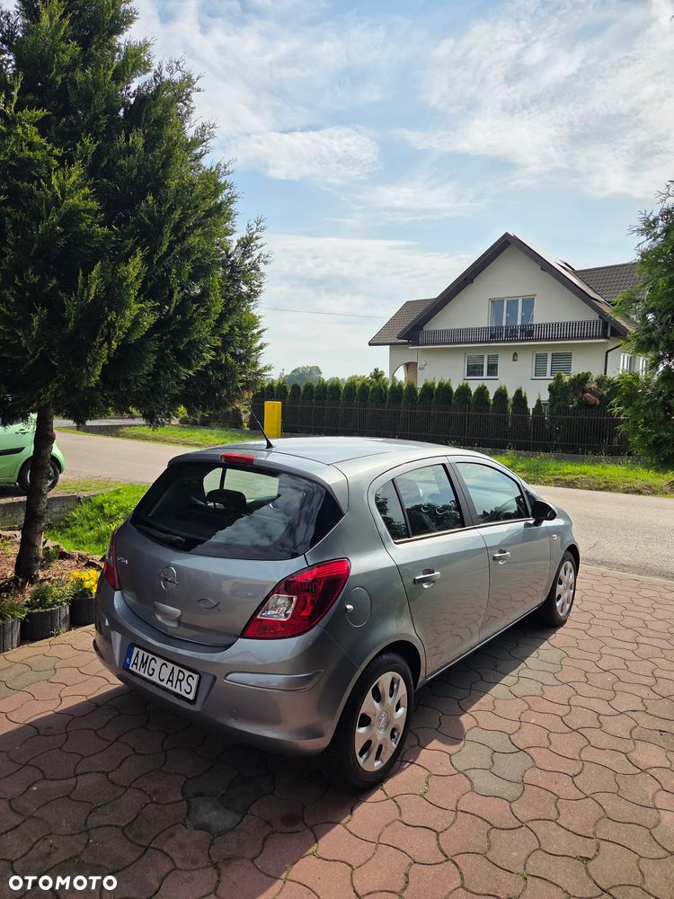 Opel Corsa 1.4 16V Cosmo - 17