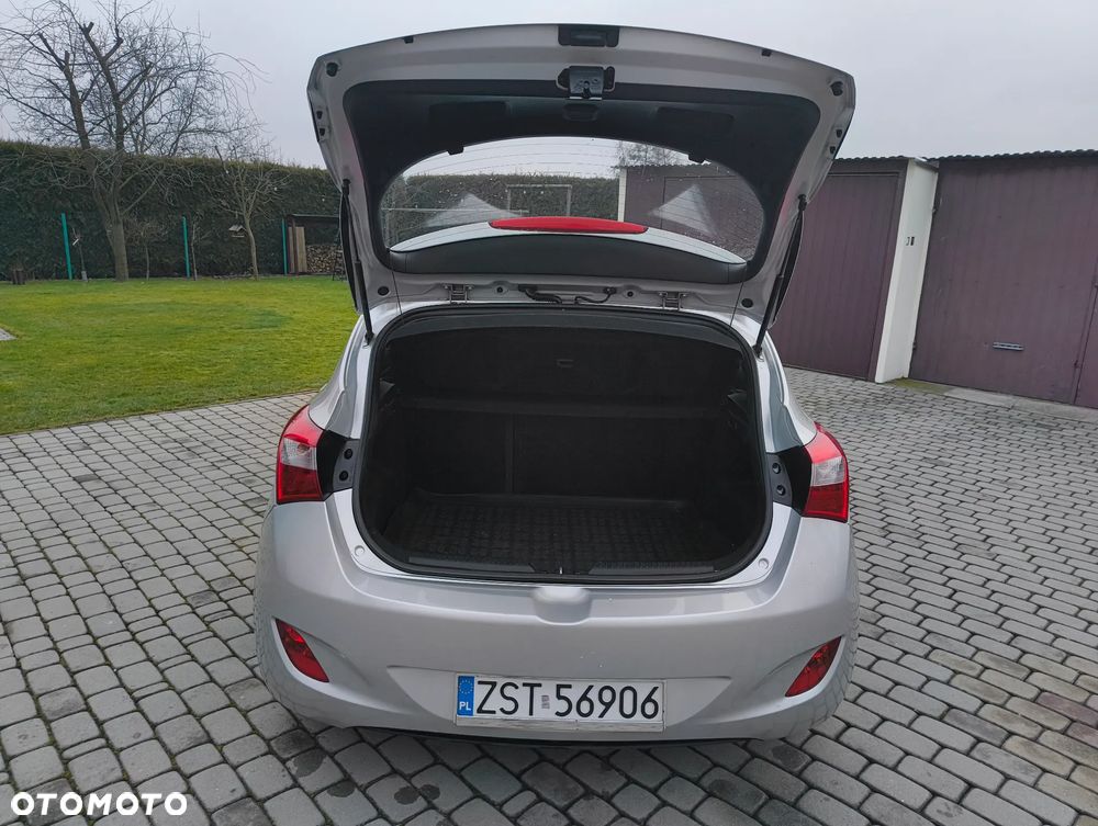 Hyundai i30 1.4 Trend - 14