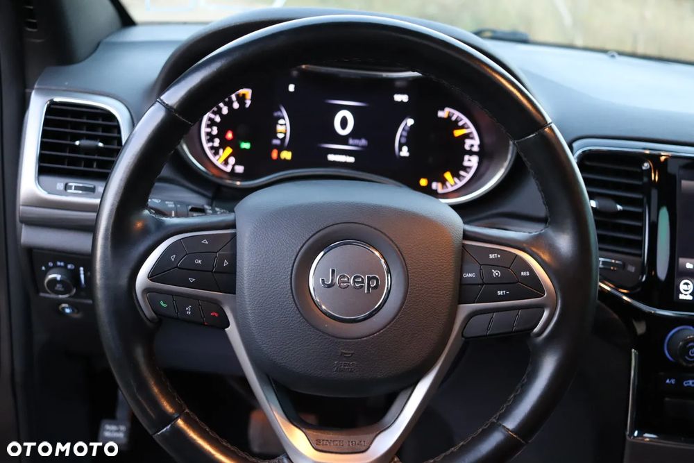 Jeep Grand Cherokee - 28