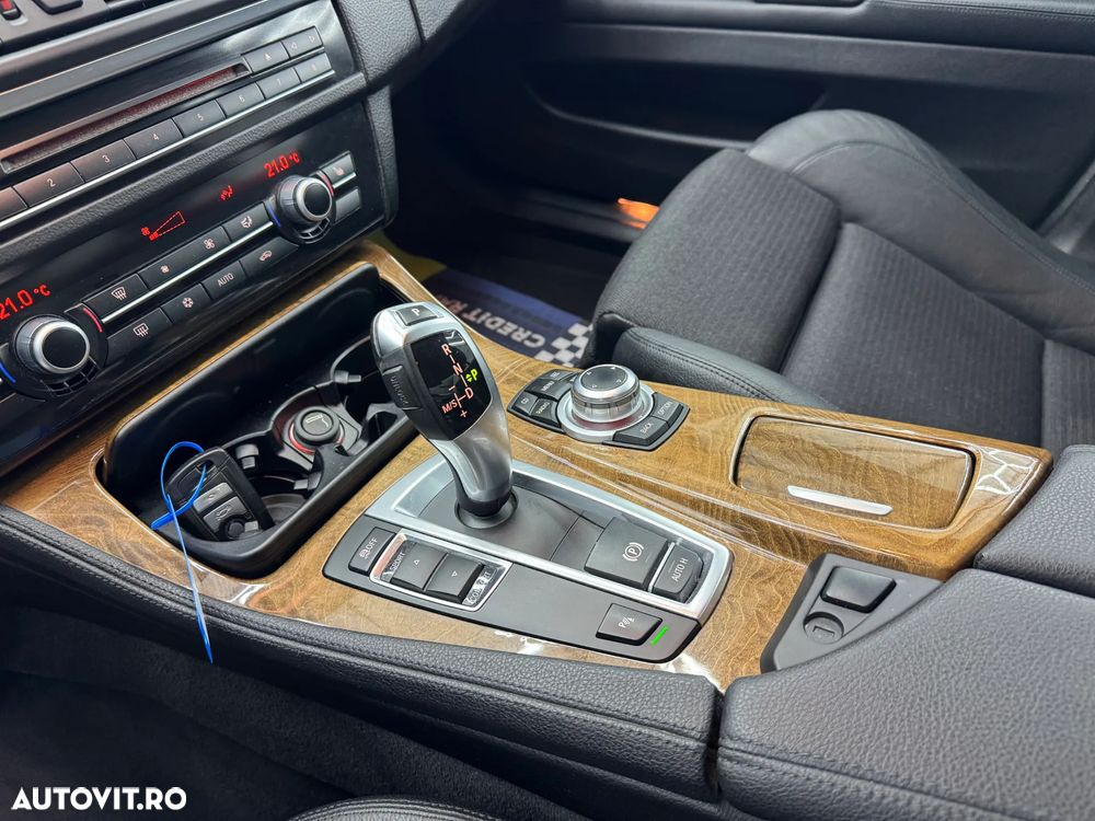 BMW Seria 5 520d Aut. - 21