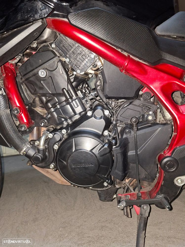 Honda Hornet CB750A - 2