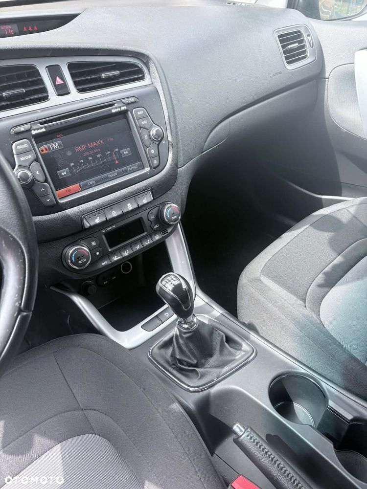 Kia Ceed - 8